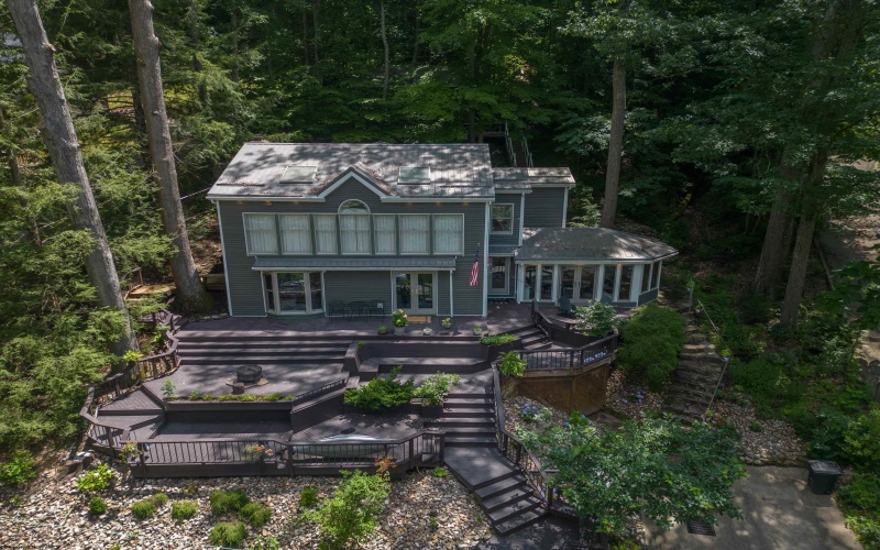 1430 Lake Floyd Circle, Bristol, West Virginia 26426, 3 Bedrooms Bedrooms, 6 Rooms Rooms,2 BathroomsBathrooms,Single Family Detached,For Sale,Lake Floyd,10160509