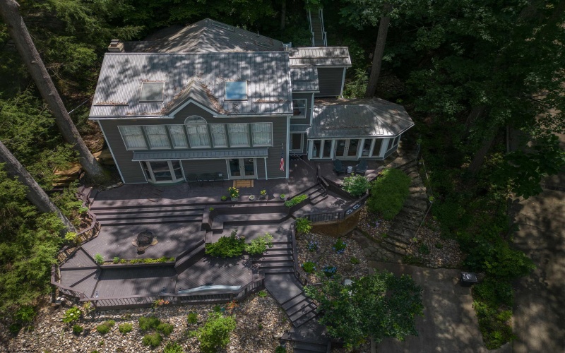 1430 Lake Floyd Circle, Bristol, West Virginia 26426, 3 Bedrooms Bedrooms, 6 Rooms Rooms,2 BathroomsBathrooms,Single Family Detached,For Sale,Lake Floyd,10160509