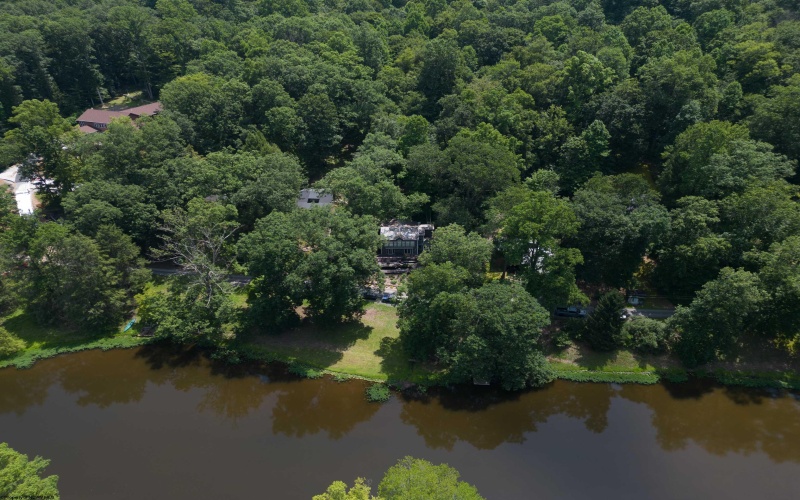 1430 Lake Floyd Circle, Bristol, West Virginia 26426, 3 Bedrooms Bedrooms, 6 Rooms Rooms,2 BathroomsBathrooms,Single Family Detached,For Sale,Lake Floyd,10160509