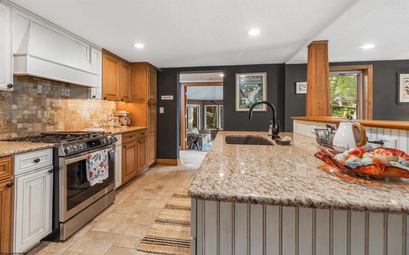 1430 Lake Floyd Circle, Bristol, West Virginia 26426, 3 Bedrooms Bedrooms, 6 Rooms Rooms,2 BathroomsBathrooms,Single Family Detached,For Sale,Lake Floyd,10160509
