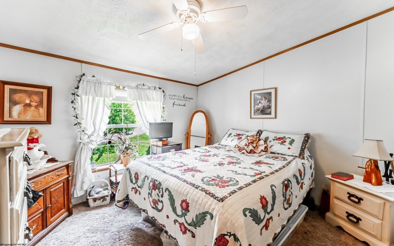 132 Dewey Avenue, Spraggs, Pennsylvania 15362, 3 Bedrooms Bedrooms, 7 Rooms Rooms,3 BathroomsBathrooms,Single Family Detached,For Sale,Dewey,10160507