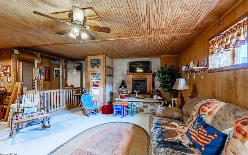 132 Dewey Avenue, Spraggs, Pennsylvania 15362, 3 Bedrooms Bedrooms, 7 Rooms Rooms,3 BathroomsBathrooms,Single Family Detached,For Sale,Dewey,10160507