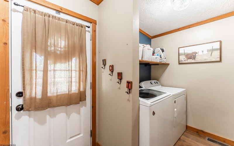 129 Dewey Avenue, Spraggs, Pennsylvania 15362, 3 Bedrooms Bedrooms, 8 Rooms Rooms,2 BathroomsBathrooms,Single Family Detached,For Sale,Dewey,10160506