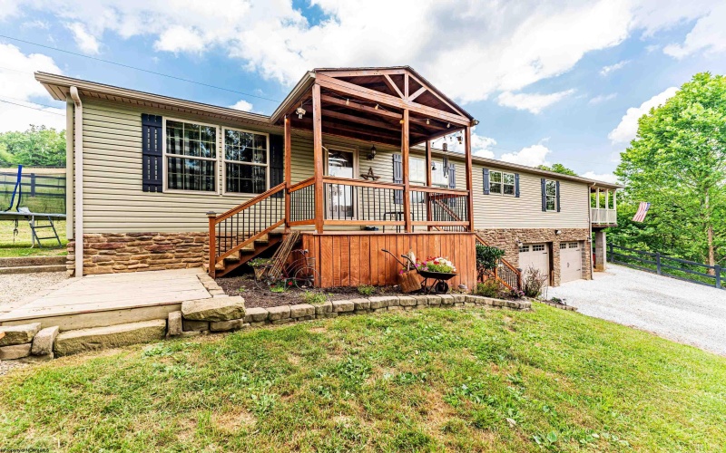 129 Dewey Avenue, Spraggs, Pennsylvania 15362, 3 Bedrooms Bedrooms, 8 Rooms Rooms,2 BathroomsBathrooms,Single Family Detached,For Sale,Dewey,10160506