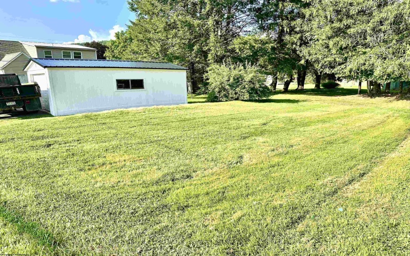 89 Hall Street, Philippi, West Virginia 26416, 3 Bedrooms Bedrooms, 8 Rooms Rooms,1 BathroomBathrooms,Single Family Detached,For Sale,Hall,10160508
