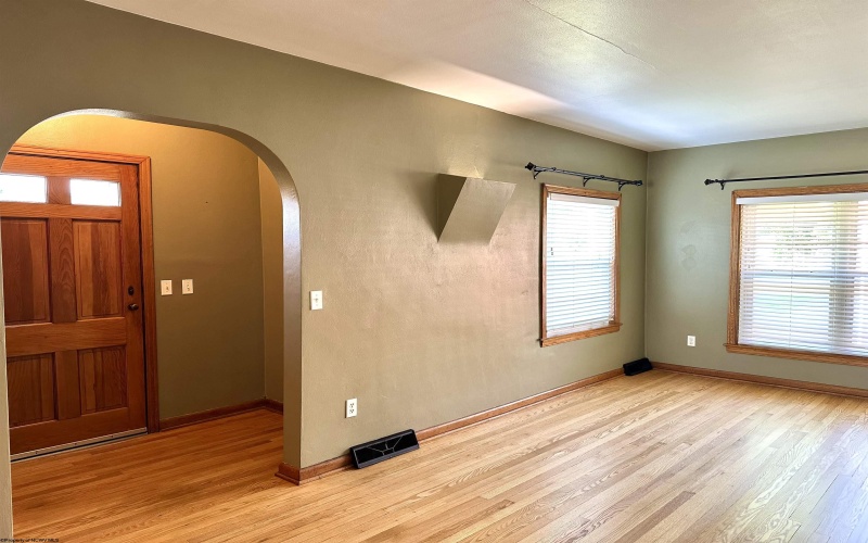 89 Hall Street, Philippi, West Virginia 26416, 3 Bedrooms Bedrooms, 8 Rooms Rooms,1 BathroomBathrooms,Single Family Detached,For Sale,Hall,10160508