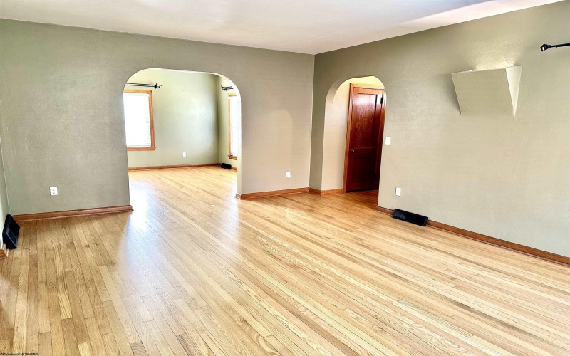 89 Hall Street, Philippi, West Virginia 26416, 3 Bedrooms Bedrooms, 8 Rooms Rooms,1 BathroomBathrooms,Single Family Detached,For Sale,Hall,10160508