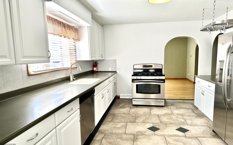 89 Hall Street, Philippi, West Virginia 26416, 3 Bedrooms Bedrooms, 8 Rooms Rooms,1 BathroomBathrooms,Single Family Detached,For Sale,Hall,10160508