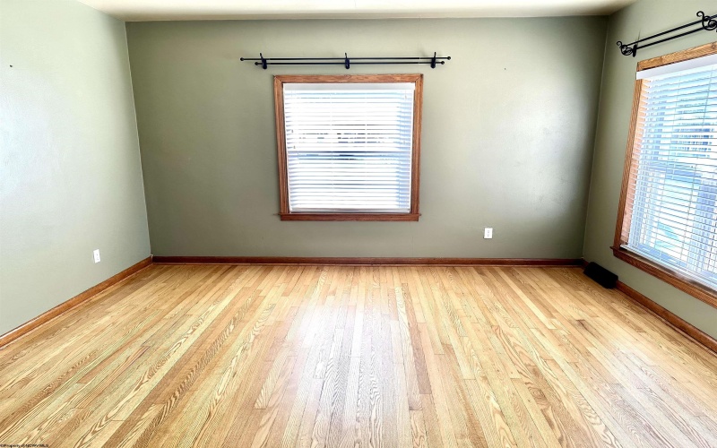89 Hall Street, Philippi, West Virginia 26416, 3 Bedrooms Bedrooms, 8 Rooms Rooms,1 BathroomBathrooms,Single Family Detached,For Sale,Hall,10160508