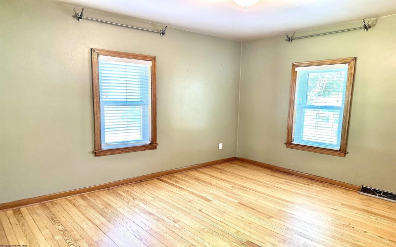 89 Hall Street, Philippi, West Virginia 26416, 3 Bedrooms Bedrooms, 8 Rooms Rooms,1 BathroomBathrooms,Single Family Detached,For Sale,Hall,10160508