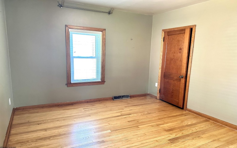 89 Hall Street, Philippi, West Virginia 26416, 3 Bedrooms Bedrooms, 8 Rooms Rooms,1 BathroomBathrooms,Single Family Detached,For Sale,Hall,10160508