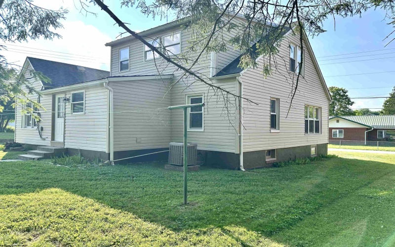 89 Hall Street, Philippi, West Virginia 26416, 3 Bedrooms Bedrooms, 8 Rooms Rooms,1 BathroomBathrooms,Single Family Detached,For Sale,Hall,10160508