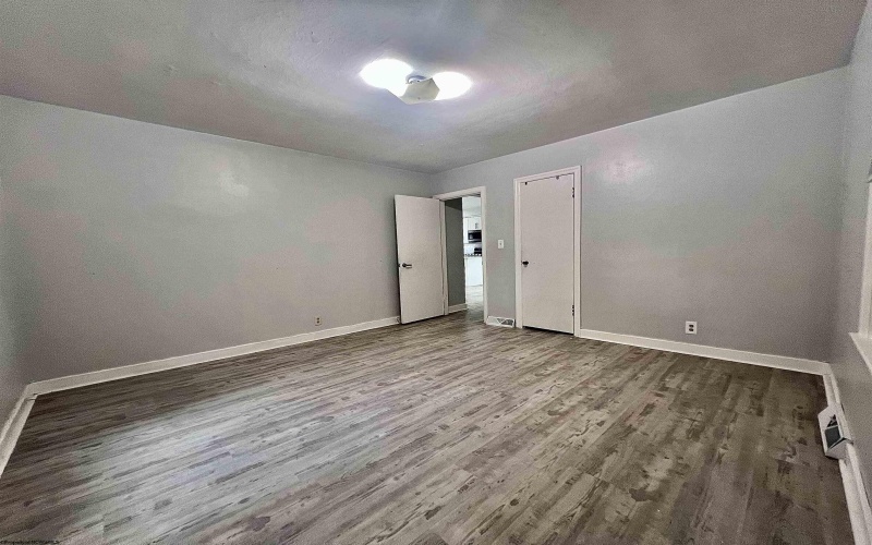 421 Johnson Avenue, Clarksburg, West Virginia 26301, 4 Bedrooms Bedrooms, 7 Rooms Rooms,2 BathroomsBathrooms,Single Family Detached,For Sale,Johnson,10160505