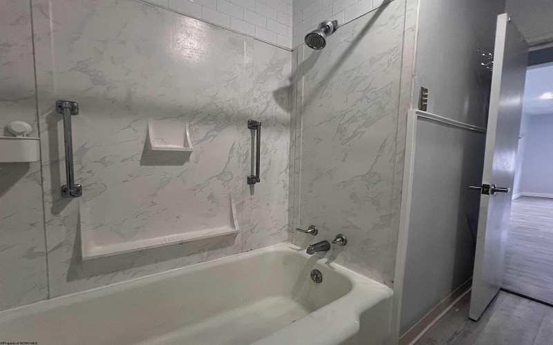 421 Johnson Avenue, Clarksburg, West Virginia 26301, 4 Bedrooms Bedrooms, 7 Rooms Rooms,2 BathroomsBathrooms,Single Family Detached,For Sale,Johnson,10160505