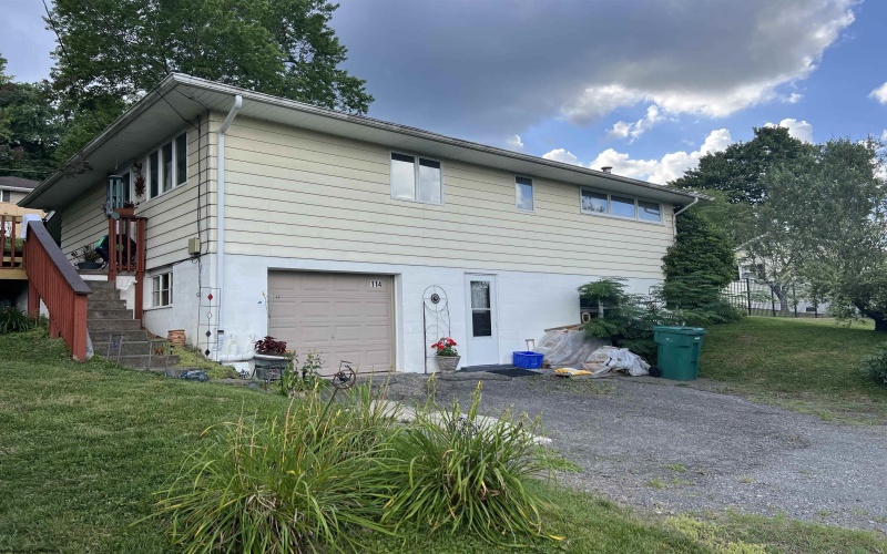 114 REBROOK Street, Clarksburg, West Virginia 26301, 3 Bedrooms Bedrooms, 8 Rooms Rooms,2 BathroomsBathrooms,Single Family Detached,For Sale,REBROOK,10160502