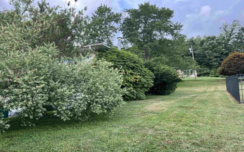 114 REBROOK Street, Clarksburg, West Virginia 26301, 3 Bedrooms Bedrooms, 8 Rooms Rooms,2 BathroomsBathrooms,Single Family Detached,For Sale,REBROOK,10160502