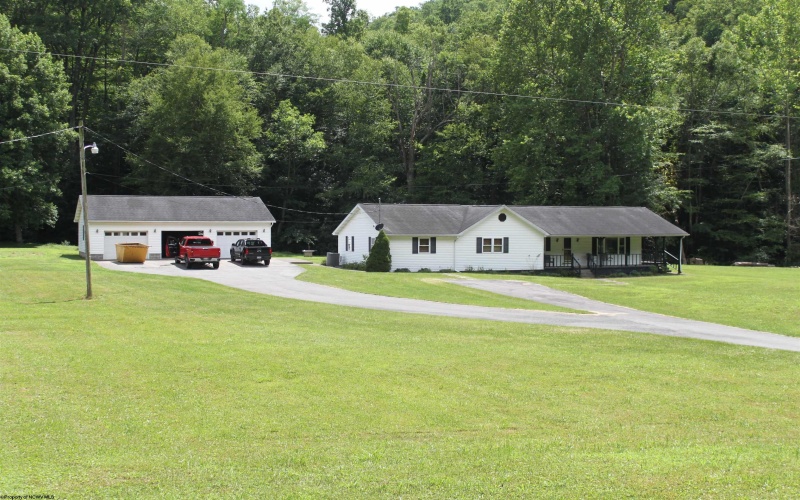 1506 Holly River Road, Webster Springs, West Virginia 26288, 3 Bedrooms Bedrooms, 11 Rooms Rooms,3 BathroomsBathrooms,Single Family Detached,For Sale,Holly River,10160503