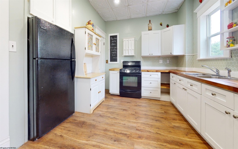 345 Main Avenue, Weston, West Virginia 26452, 4 Bedrooms Bedrooms, 12 Rooms Rooms,2 BathroomsBathrooms,Single Family Detached,For Sale,Main,10160518