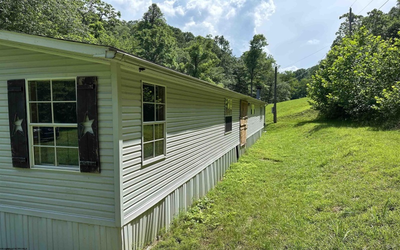 366 Samaria Road, Fairmont, West Virginia 26554, 3 Bedrooms Bedrooms, 5 Rooms Rooms,2 BathroomsBathrooms,Single Family Detached,For Sale,Samaria,10160525