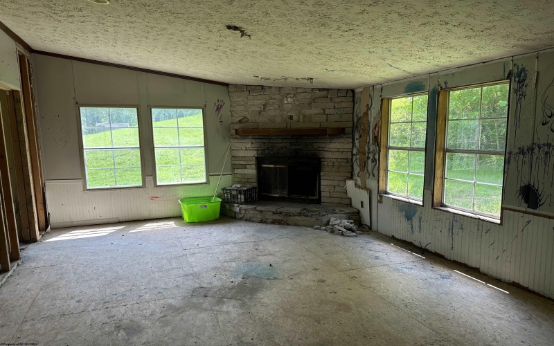 366 Samaria Road, Fairmont, West Virginia 26554, 3 Bedrooms Bedrooms, 5 Rooms Rooms,2 BathroomsBathrooms,Single Family Detached,For Sale,Samaria,10160525