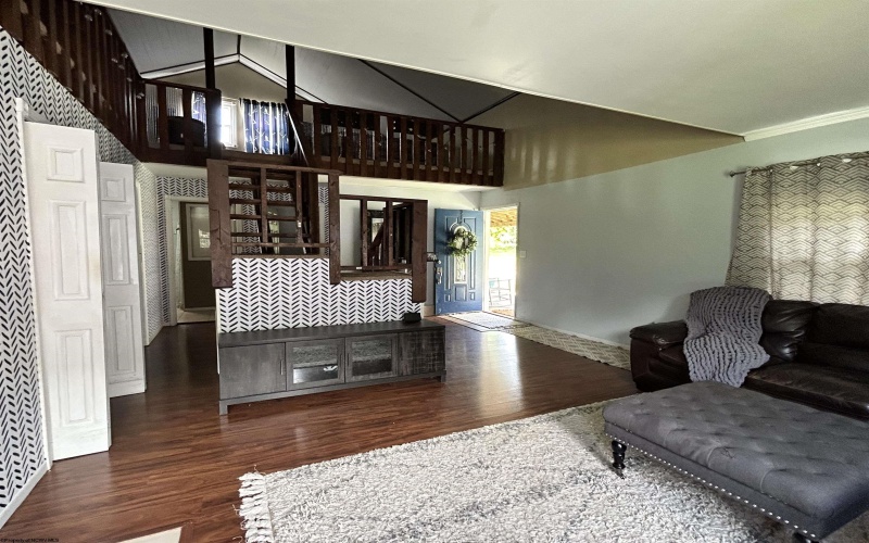 204 5th Street, Hambleton, West Virginia 26269, 1 Bedroom Bedrooms, 5 Rooms Rooms,1 BathroomBathrooms,Single Family Detached,For Sale,5th,10160523