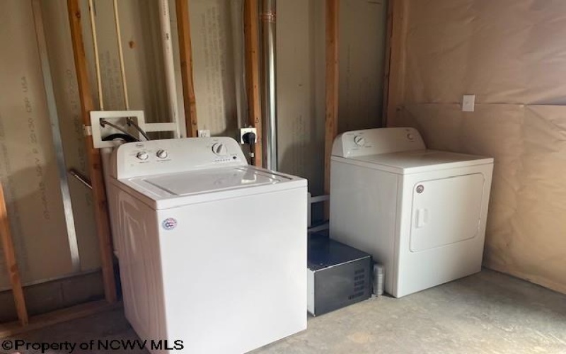110 Auburn Drive, Morgantown, West Virginia 26501, 3 Bedrooms Bedrooms, 5 Rooms Rooms,3 BathroomsBathrooms,Residential Rentals,For Rent,Auburn,10160522