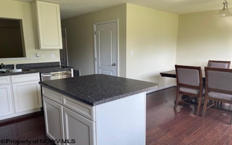 110 Auburn Drive, Morgantown, West Virginia 26501, 3 Bedrooms Bedrooms, 5 Rooms Rooms,3 BathroomsBathrooms,Residential Rentals,For Rent,Auburn,10160522