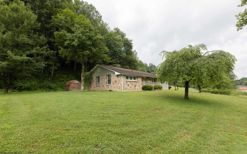 201 Davis & Elkins Street, Elkins, West Virginia 26241, 2 Bedrooms Bedrooms, 5 Rooms Rooms,1 BathroomBathrooms,Single Family Detached,For Sale,Davis & Elkins,10160521