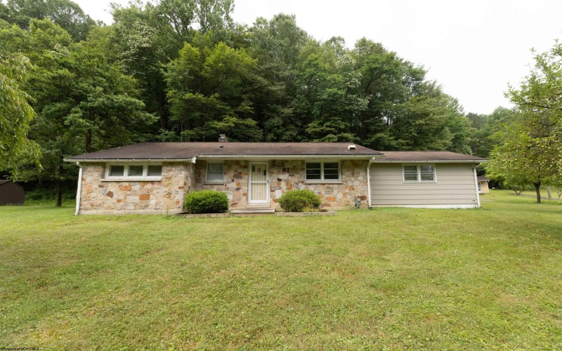 201 Davis & Elkins Street, Elkins, West Virginia 26241, 2 Bedrooms Bedrooms, 5 Rooms Rooms,1 BathroomBathrooms,Single Family Detached,For Sale,Davis & Elkins,10160521