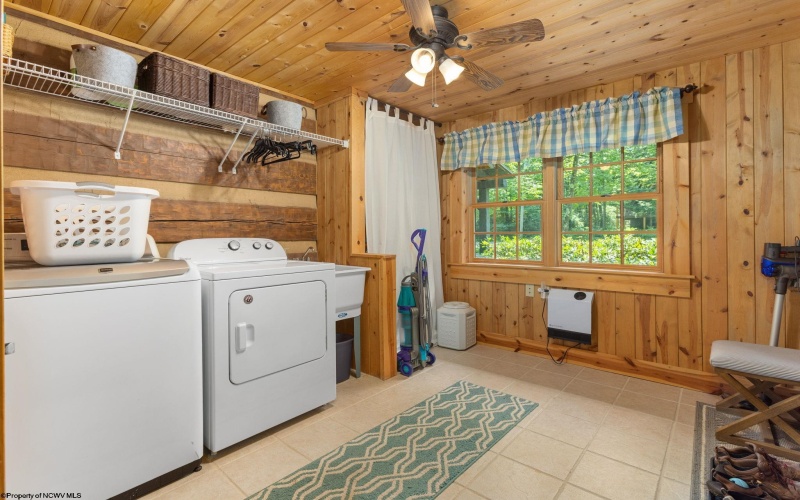 258 Pine Drive, Terra Alta, West Virginia 26764, 4 Bedrooms Bedrooms, 13 Rooms Rooms,3 BathroomsBathrooms,Single Family Detached,For Sale,Pine,10160529