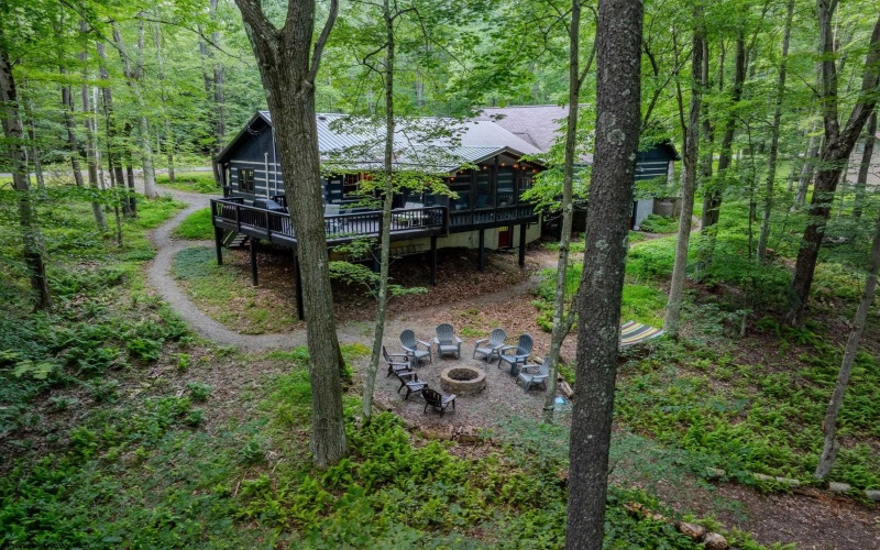 258 Pine Drive, Terra Alta, West Virginia 26764, 4 Bedrooms Bedrooms, 13 Rooms Rooms,3 BathroomsBathrooms,Single Family Detached,For Sale,Pine,10160529