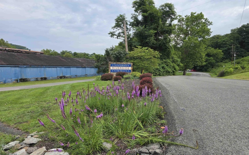 1205 University Commons Drive, Star City, West Virginia 26505, 4 Bedrooms Bedrooms, 6 Rooms Rooms,4 BathroomsBathrooms,Single Family Attached,For Sale,University Commons,10160530