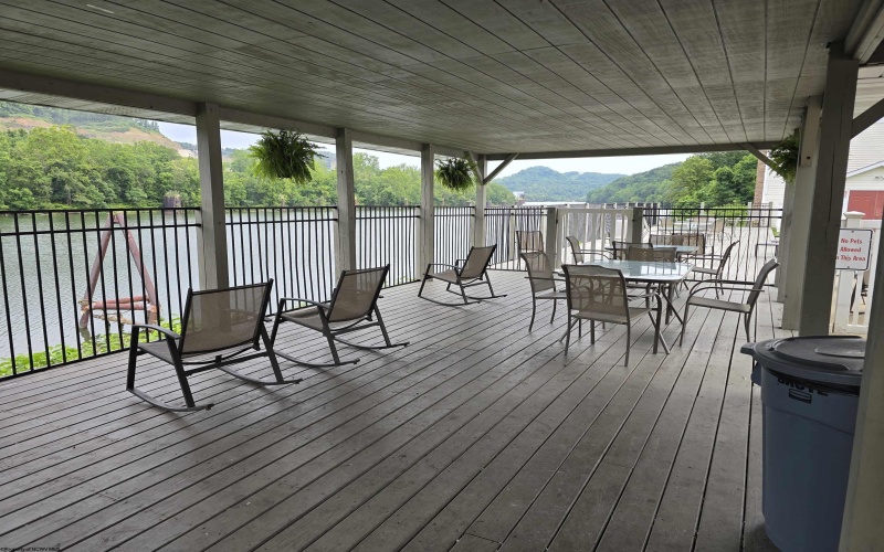 1205 University Commons Drive, Star City, West Virginia 26505, 4 Bedrooms Bedrooms, 6 Rooms Rooms,4 BathroomsBathrooms,Single Family Attached,For Sale,University Commons,10160530