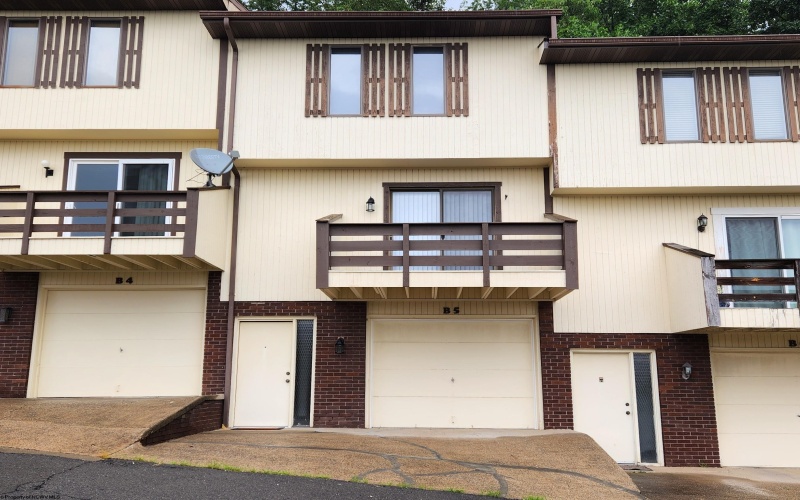 1236 Van Voorhis Road, Morgantown, West Virginia 26505, 2 Bedrooms Bedrooms, 4 Rooms Rooms,1 BathroomBathrooms,Single Family Attached,For Sale,Van Voorhis,10160545