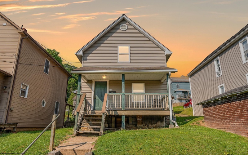 616 McLane Avenue, Morgantown, West Virginia 26505, ,Multi-unit/income,For Sale,McLane,10160535