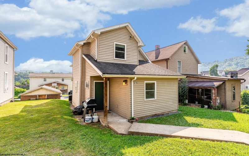 616 McLane Avenue, Morgantown, West Virginia 26505, ,Multi-unit/income,For Sale,McLane,10160535
