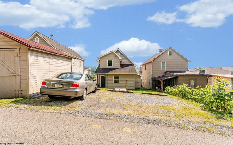 616 McLane Avenue, Morgantown, West Virginia 26505, ,Multi-unit/income,For Sale,McLane,10160535
