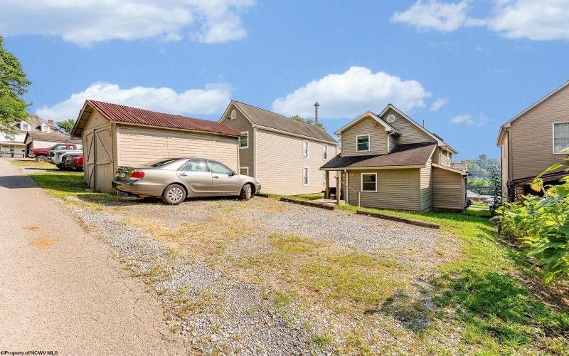 616 McLane Avenue, Morgantown, West Virginia 26505, ,Multi-unit/income,For Sale,McLane,10160535