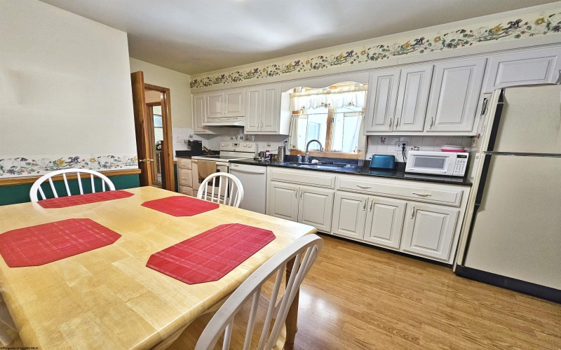 7 Millbrook Road, Bridgeport, West Virginia 26330, 2 Bedrooms Bedrooms, 8 Rooms Rooms,2 BathroomsBathrooms,Single Family Detached,For Sale,Millbrook,10160540