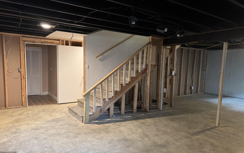 205 Braddock Street, Fairmont, West Virginia 26554, 3 Bedrooms Bedrooms, 6 Rooms Rooms,1 BathroomBathrooms,Single Family Detached,For Sale,Braddock,10160538