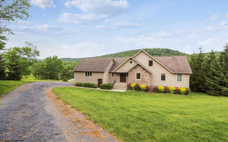 344 Mallow Lake Drive, Davis, West Virginia 26260, 3 Bedrooms Bedrooms, 12 Rooms Rooms,4 BathroomsBathrooms,Single Family Detached,For Sale,Mallow Lake,10160537