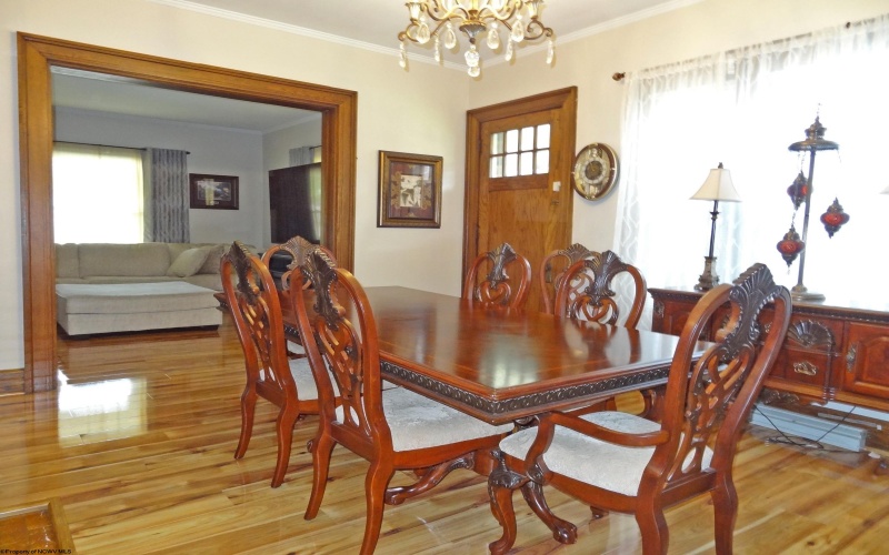 704 Morgantown Avenue, Fairmont, West Virginia 26554, 3 Bedrooms Bedrooms, 8 Rooms Rooms,1 BathroomBathrooms,Single Family Detached,For Sale,Morgantown,10160531