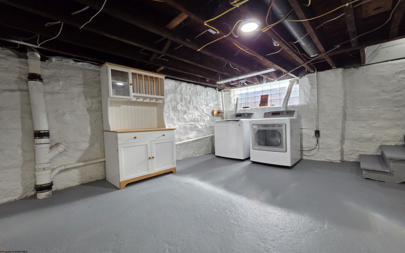 704 Morgantown Avenue, Fairmont, West Virginia 26554, 3 Bedrooms Bedrooms, 8 Rooms Rooms,1 BathroomBathrooms,Single Family Detached,For Sale,Morgantown,10160531