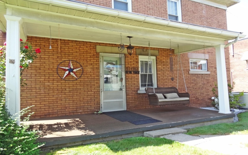 704 Morgantown Avenue, Fairmont, West Virginia 26554, 3 Bedrooms Bedrooms, 8 Rooms Rooms,1 BathroomBathrooms,Single Family Detached,For Sale,Morgantown,10160531