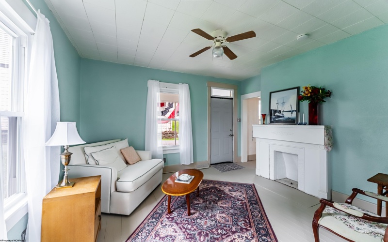 833 Louise Avenue, Morgantown, West Virginia 26505, 1 Bedroom Bedrooms, 5 Rooms Rooms,1 BathroomBathrooms,Single Family Detached,For Sale,Louise,10160558