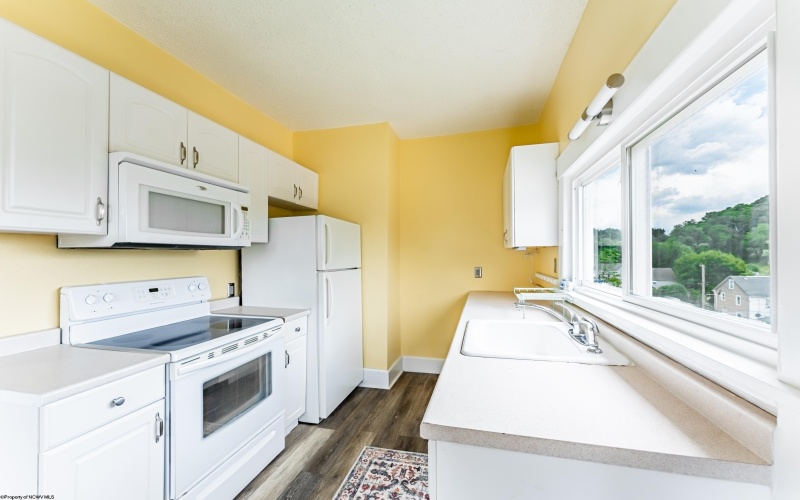 833 Louise Avenue, Morgantown, West Virginia 26505, 1 Bedroom Bedrooms, 5 Rooms Rooms,1 BathroomBathrooms,Single Family Detached,For Sale,Louise,10160558