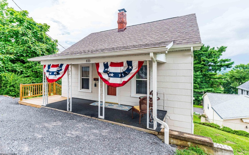 833 Louise Avenue, Morgantown, West Virginia 26505, 1 Bedroom Bedrooms, 5 Rooms Rooms,1 BathroomBathrooms,Single Family Detached,For Sale,Louise,10160558