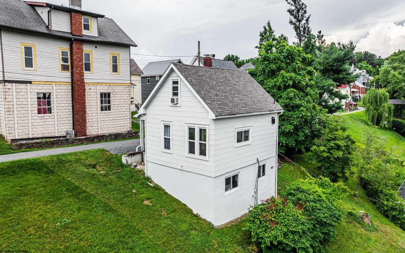 833 Louise Avenue, Morgantown, West Virginia 26505, 1 Bedroom Bedrooms, 5 Rooms Rooms,1 BathroomBathrooms,Single Family Detached,For Sale,Louise,10160558
