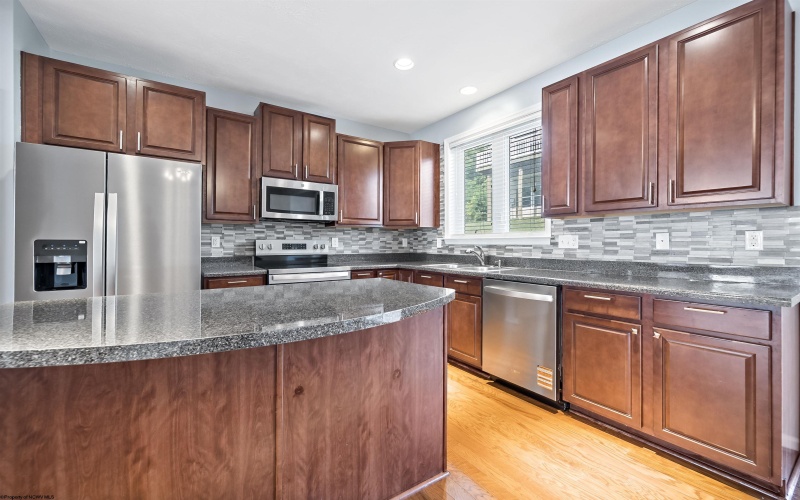 3908 Sun Way, Morgantown, West Virginia 26505, 4 Bedrooms Bedrooms, 7 Rooms Rooms,3 BathroomsBathrooms,Single Family Attached,For Sale,Sun,10160552