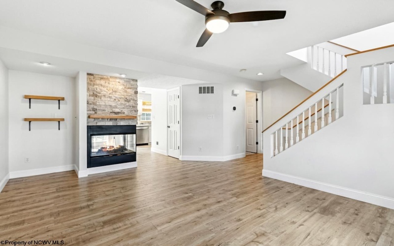 952 Ashton Place, Morgantown, West Virginia 26508, 2 Bedrooms Bedrooms, 5 Rooms Rooms,2 BathroomsBathrooms,Single Family Attached,For Sale,Ashton,10160554